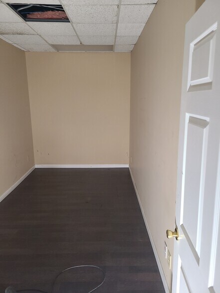 More Photos Of 5190 Calhoun Memorial Hwy, Easley Office Residential For Lease