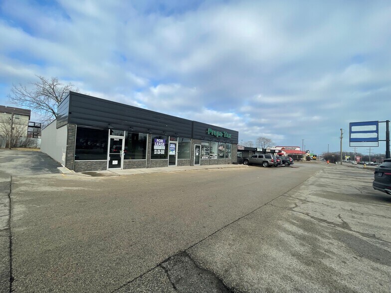 More Photos Of 2850 Belvidere Rd, Waukegan Storefront For Lease