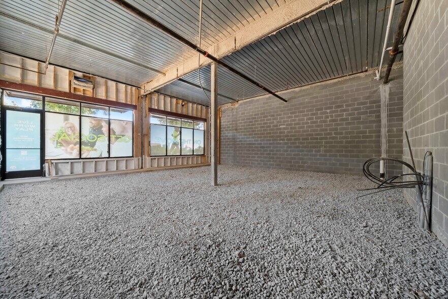 More Photos Of 2030 Main St NW, Atlanta Apartments For Lease