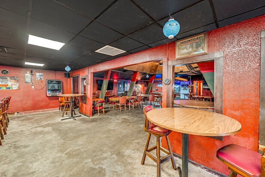 More Photos Of 1623 W 15th St, Panama City Bar For Sale