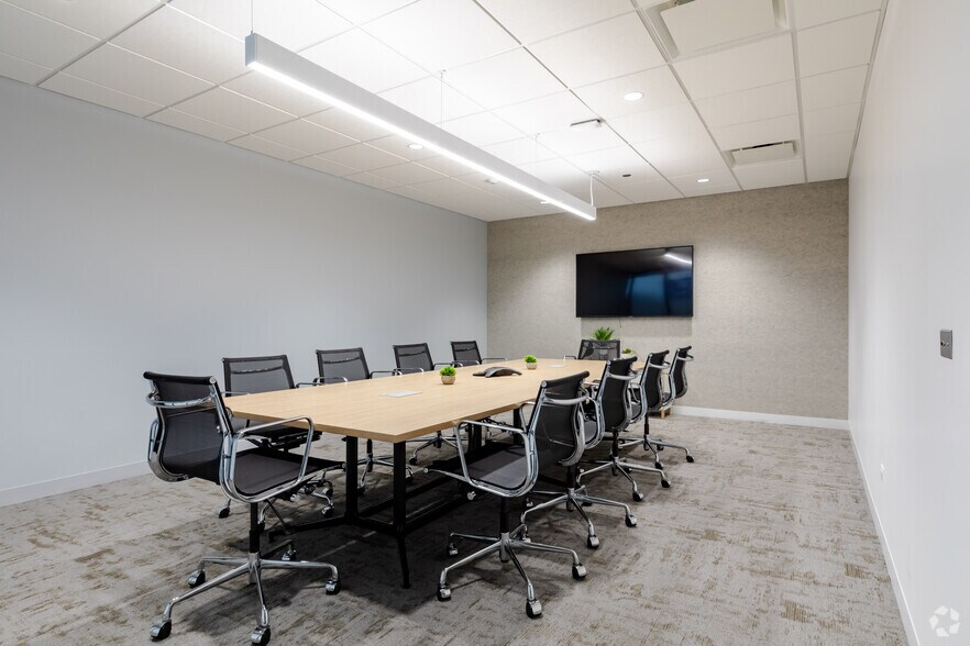 More Photos Of 2625 Butterfield Rd, Oak Brook Coworking Space