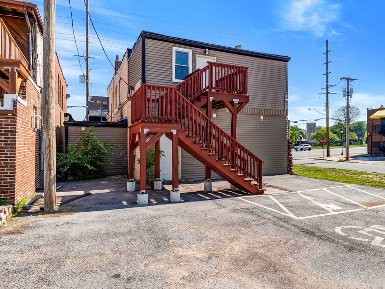 More Photos Of 8808 Saint Charles Rock Rd, Saint Louis General Retail For Sale