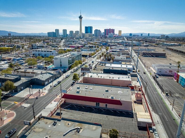 More Photos Of 900 S Main St, Las Vegas Office For Lease