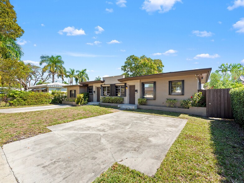 More Photos Of 1311-1315 N 19th Ave, Hollywood Multifamily For Sale