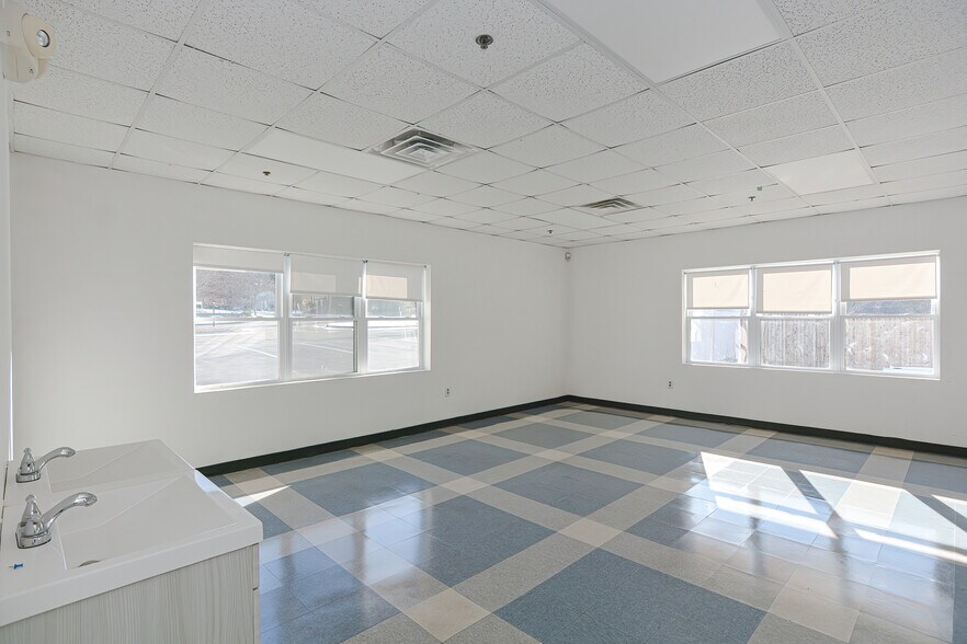 More Photos Of 162 N Main St, Sharon Schools For Lease
