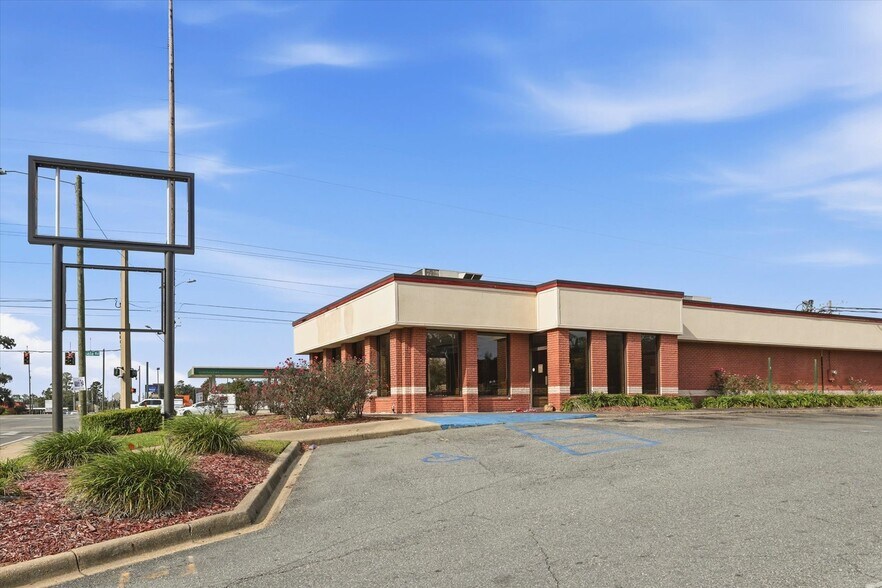 More Photos Of 1950 W Pensacola St, Tallahassee Fast Food For Lease
