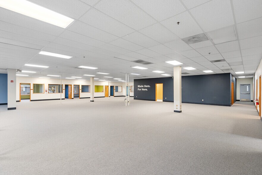 More Photos Of 12812 NE Whitaker Way, Portland Warehouse For Lease