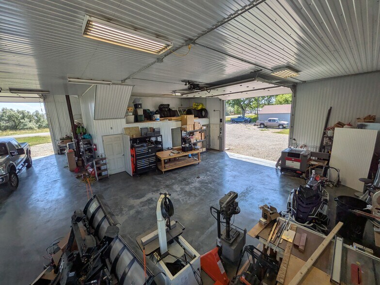 More Photos Of 6891 Grand Ave, Billings Service For Lease