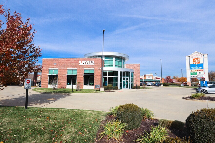 More Photos Of 401 N Bluff Rd, Collinsville Bank For Sale