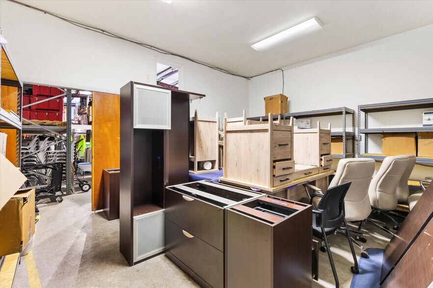 More Photos Of 118 Weber Ave, Leesburg Industrial For Sale