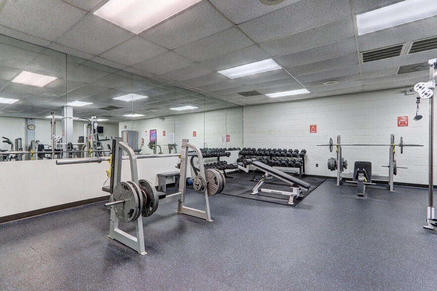 More Photos Of 600 S 5th Ave, Mayodan Health Club For Sale