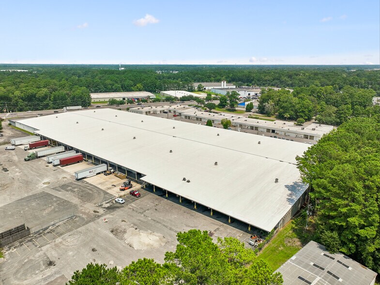 More Photos Of 3191 Ashley Phosphate Rd, North Charleston Distribution For Lease