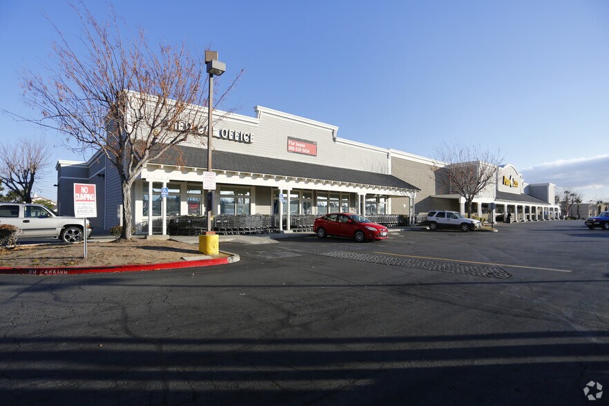 Primary Photo Of 2331-2341 E Avenue S, Palmdale General Retail For Lease