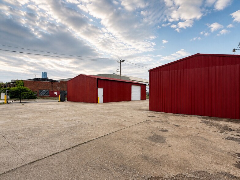 More Photos Of 1704 NW 6th St, Oklahoma City Warehouse For Lease