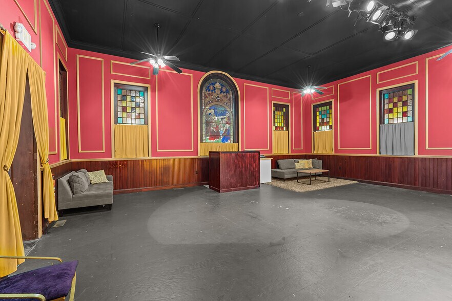 More Photos Of 11 E Broadway, Salem Theater Concert Hall For Sale