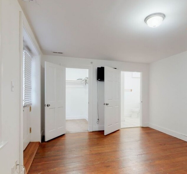 More Photos Of 407 N Charles St, Baltimore Apartments For Lease