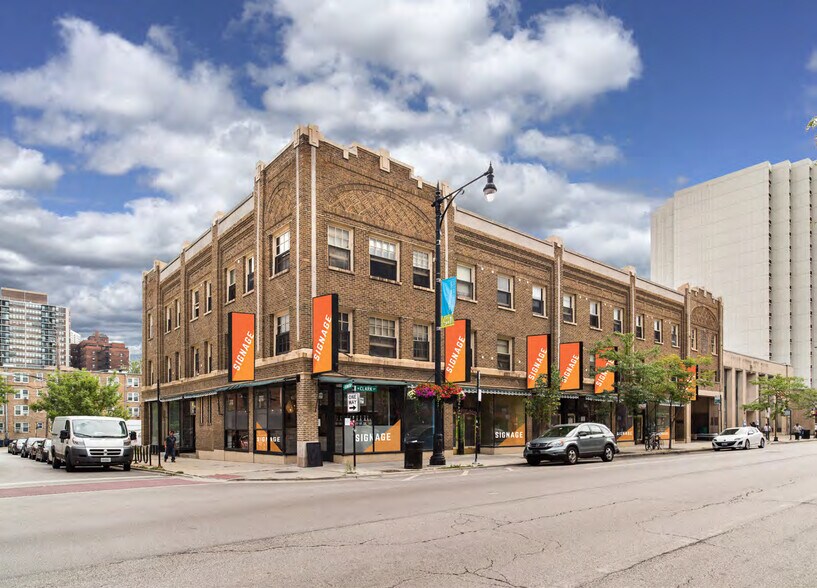 More Photos Of 2653 N Clark St, Chicago Apartments For Lease