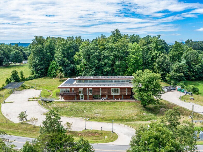 More Photos Of 76 Jupiter Rd, Weaverville Manufacturing For Lease