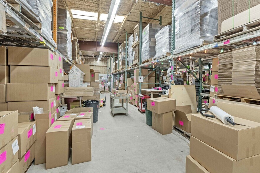 More Photos Of 311 E Corning Rd, Beecher Warehouse For Lease