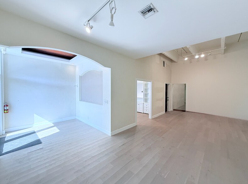 More Photos Of 1177 Clare Ave, West Palm Beach Warehouse For Lease