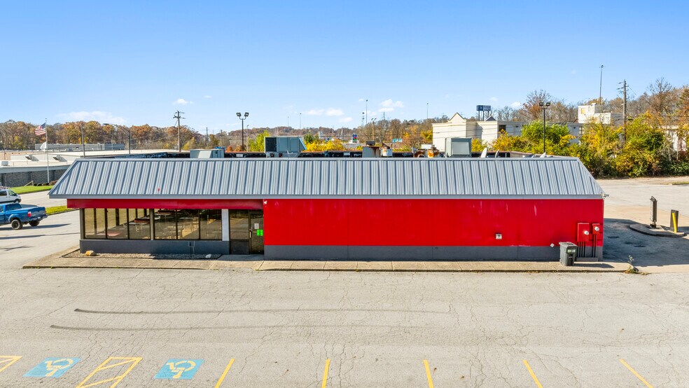 More Photos Of 2695 Gilchrist Rd, Akron Fast Food For Sale