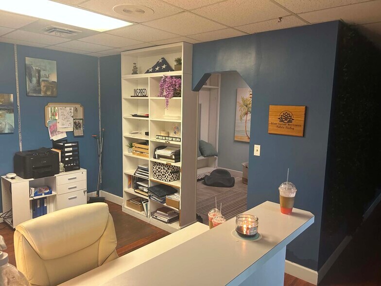 More Photos Of 250 Foxglove Dr, Mount Sterling Medical For Lease