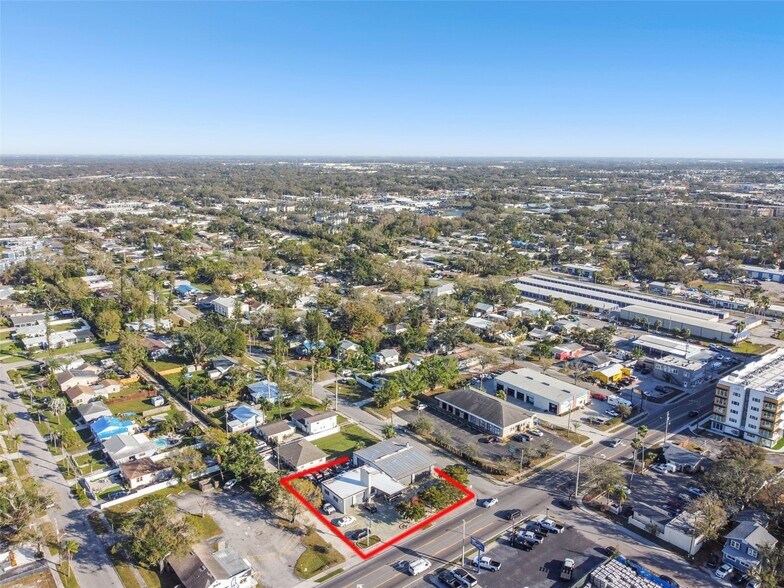 More Photos Of 2011 9th St, Bradenton Freestanding For Sale