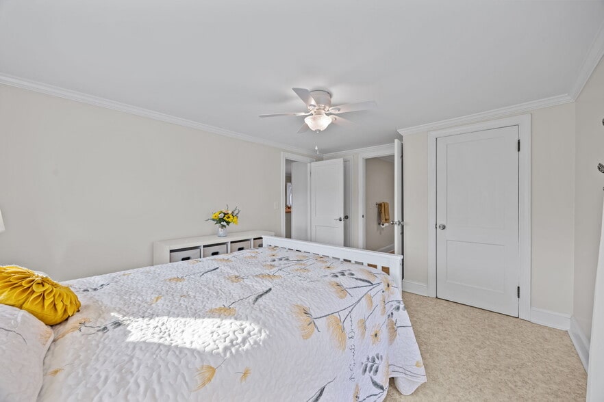 More Photos Of 10612 Durham Rd, Timberlake Flex For Sale