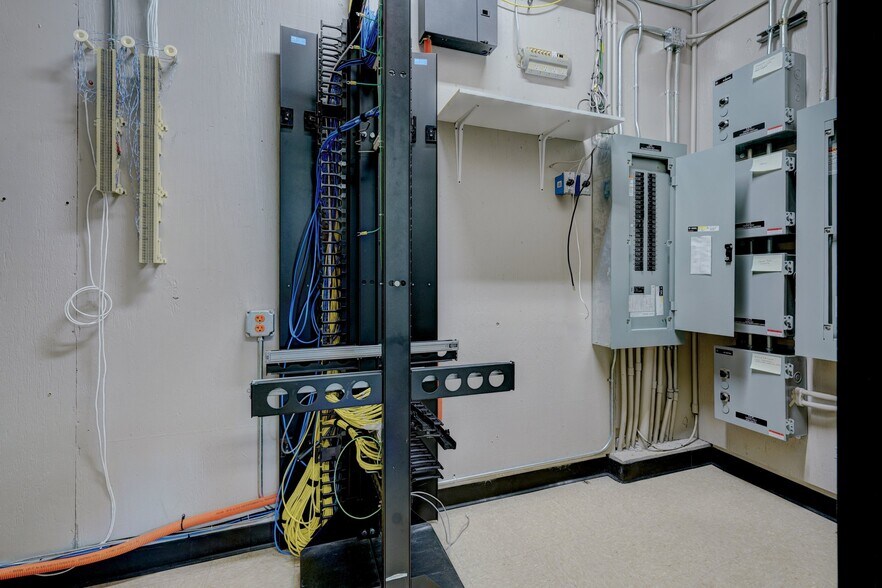 More Photos Of 14900 SE 29th St, Choctaw Bank For Lease