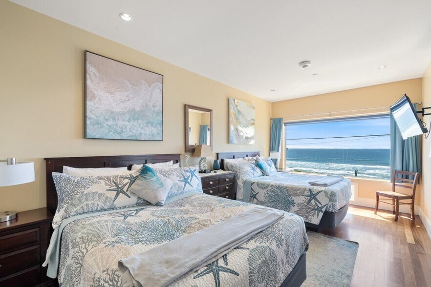 More Photos Of 1505 Pacific Ave NW, Oceanside Hotel For Sale