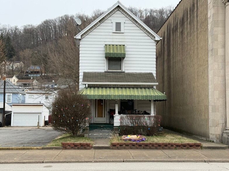 More Photos Of , Follansbee Unknown For Sale