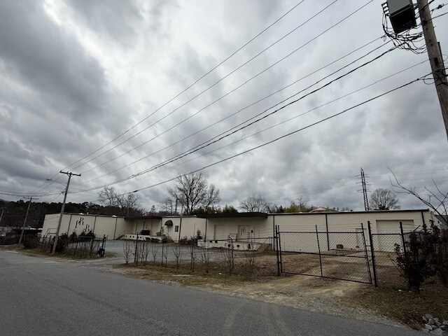 More Photos Of 500 Ennis St, High Point Warehouse For Sale