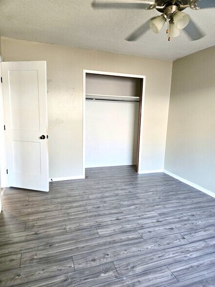 More Photos Of 1400 N Saint Marys St, Beeville Apartments For Sale