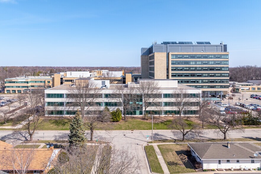 More Photos Of 820 E Grant St, Appleton Medical For Lease