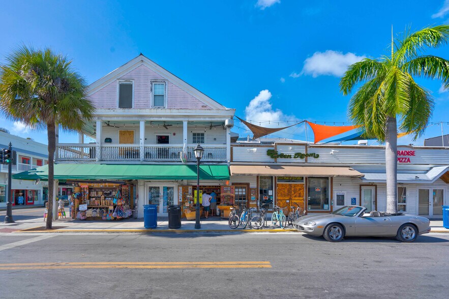 More Photos Of 135 Duval St, Key West Bar For Lease