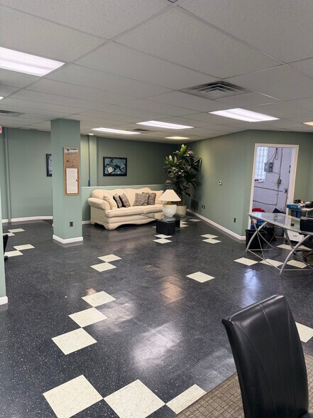 More Photos Of 30744 Groesbeck Hwy, Roseville Manufacturing For Sale