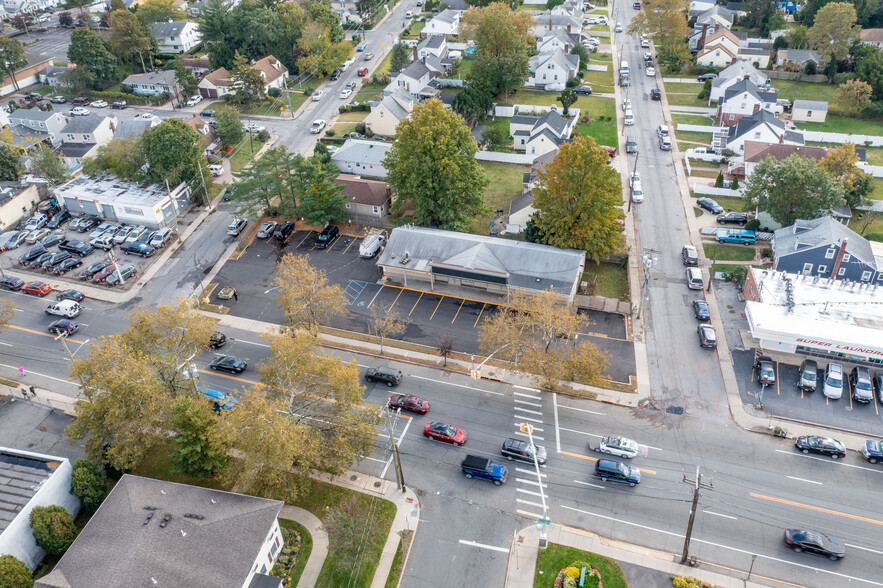 Primary Photo Of 566 Jerusalem Ave, Uniondale Convenience Store For Lease