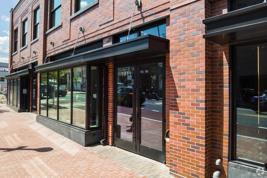 More Photos Of 1909 Martin Luther King Jr. Ave SE, Washington Office For Lease