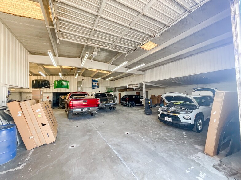More Photos Of 400 Stoddard st, Odessa Warehouse For Sale