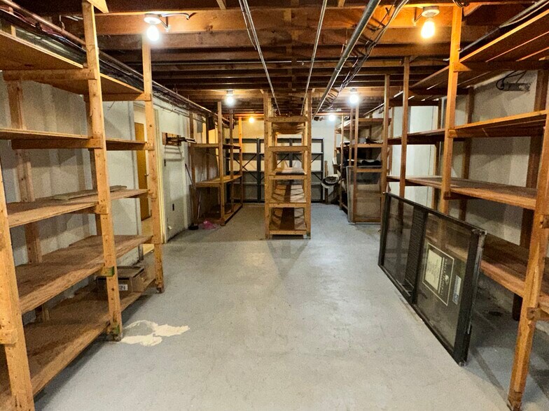 More Photos Of 75 Park Rd, West Hartford Bank For Lease