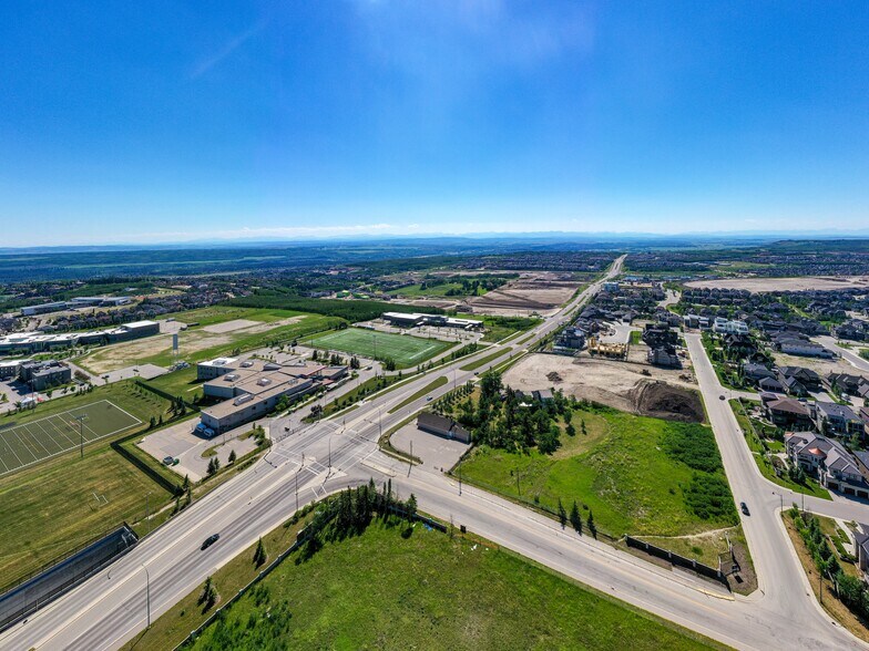 More Photos Of 7480 17 Ave, Calgary Land For Sale