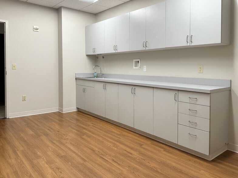 More Photos Of 1500 Perimeter Park Dr, Morrisville Unknown For Lease