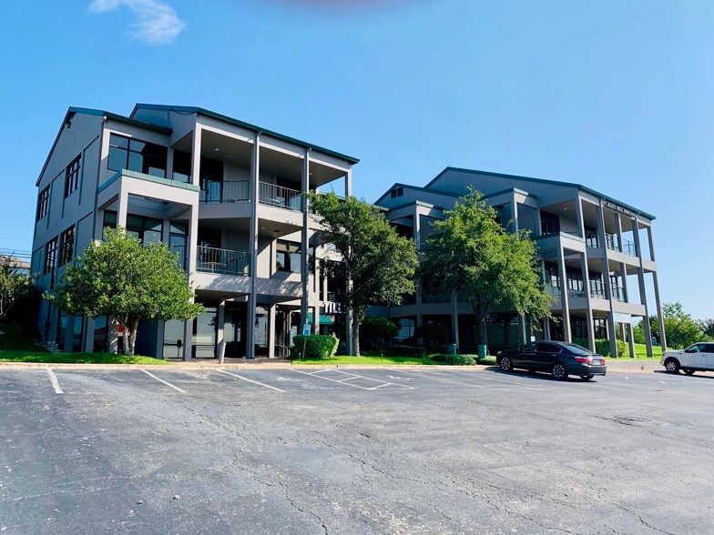 More Photos Of 907 Ranch Road 620 S, Austin Office Residential For Lease