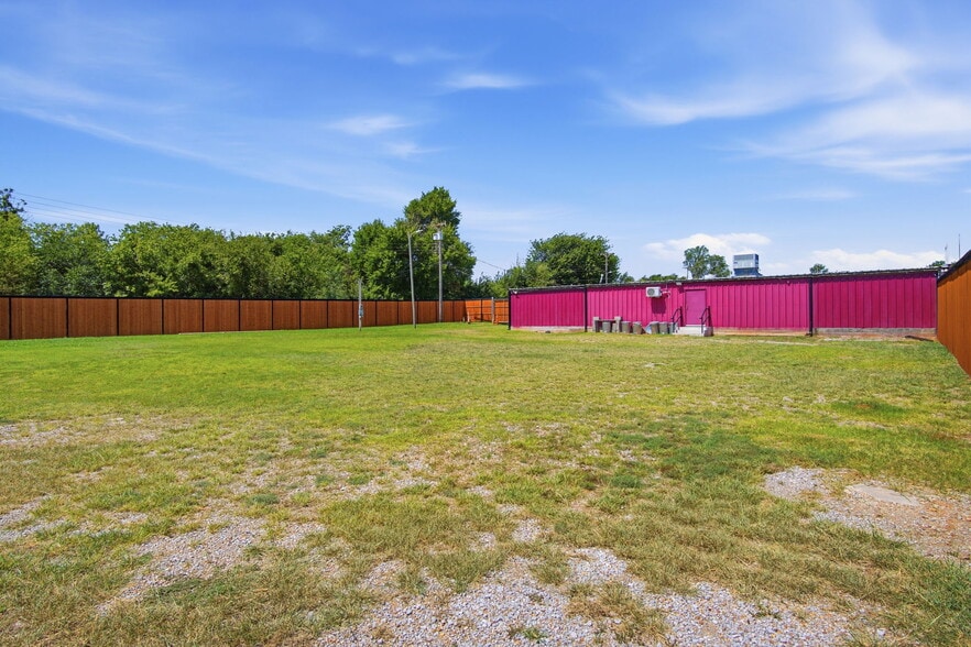 More Photos Of 1900 SE 59th Dr, Oklahoma City Bar For Sale