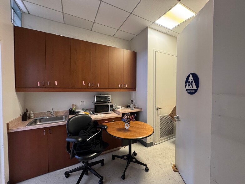 More Photos Of 5498 Geary Blvd, San Francisco Apartments For Lease