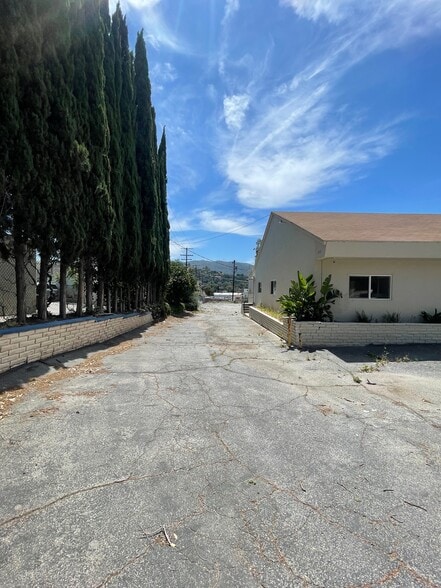 More Photos Of 7216 Valmont St, Tujunga Lodge Meeting Hall For Sale