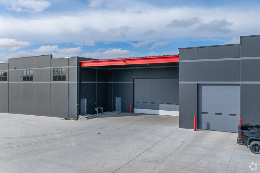 More Photos Of 1500 N Delany Rd, Waukegan Industrial For Lease
