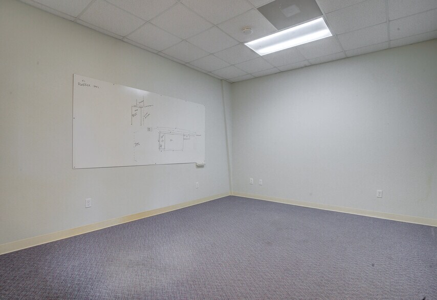 More Photos Of 1671 Zachi Way, Redding Industrial For Lease