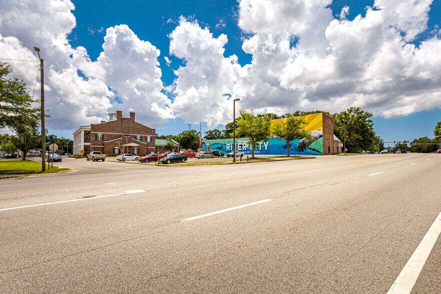 More Photos Of 4914 Main St, Moss Point Storefront For Sale