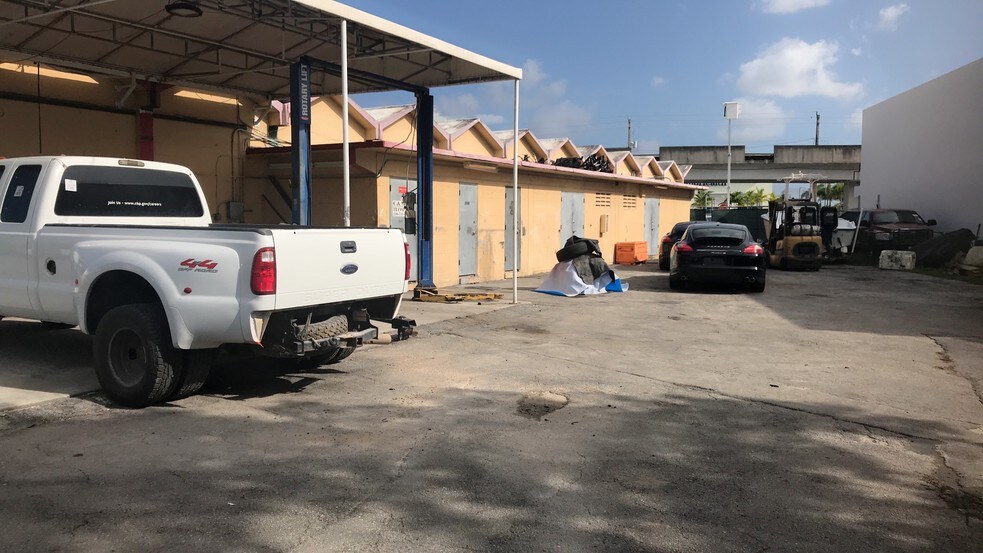 More Photos Of 3451 NW 79th St, Miami Warehouse For Lease